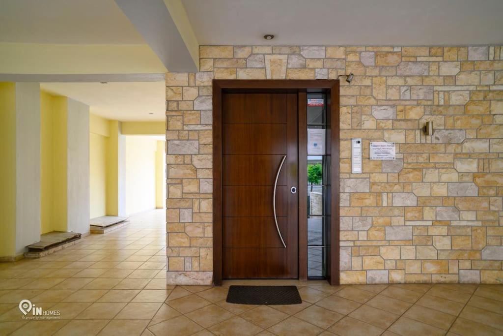 Apartment Thyme Out In *