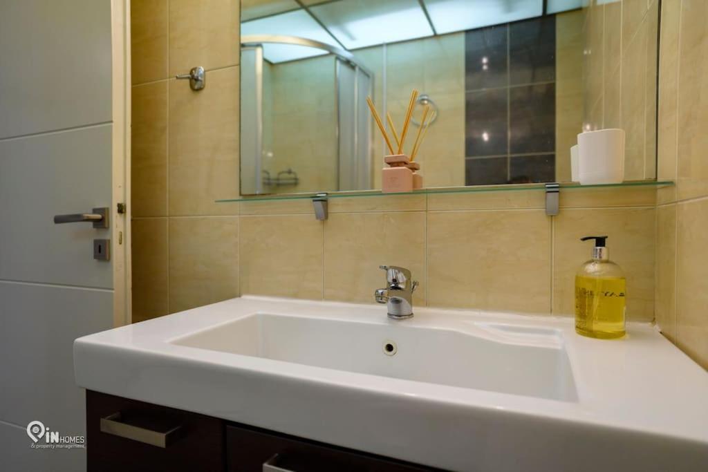 Apartment Thyme Out In Athens
